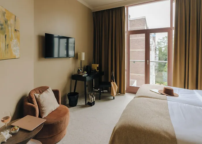 Hotel Omega